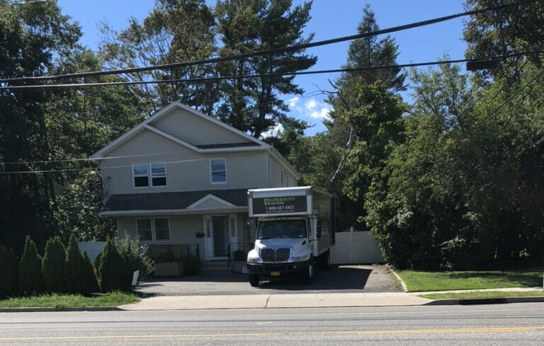 Hicksville Movers